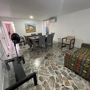 Apartamento Comodo En Laureles, Grande, Centrico ,bien Ubicado Apto203 Medellín